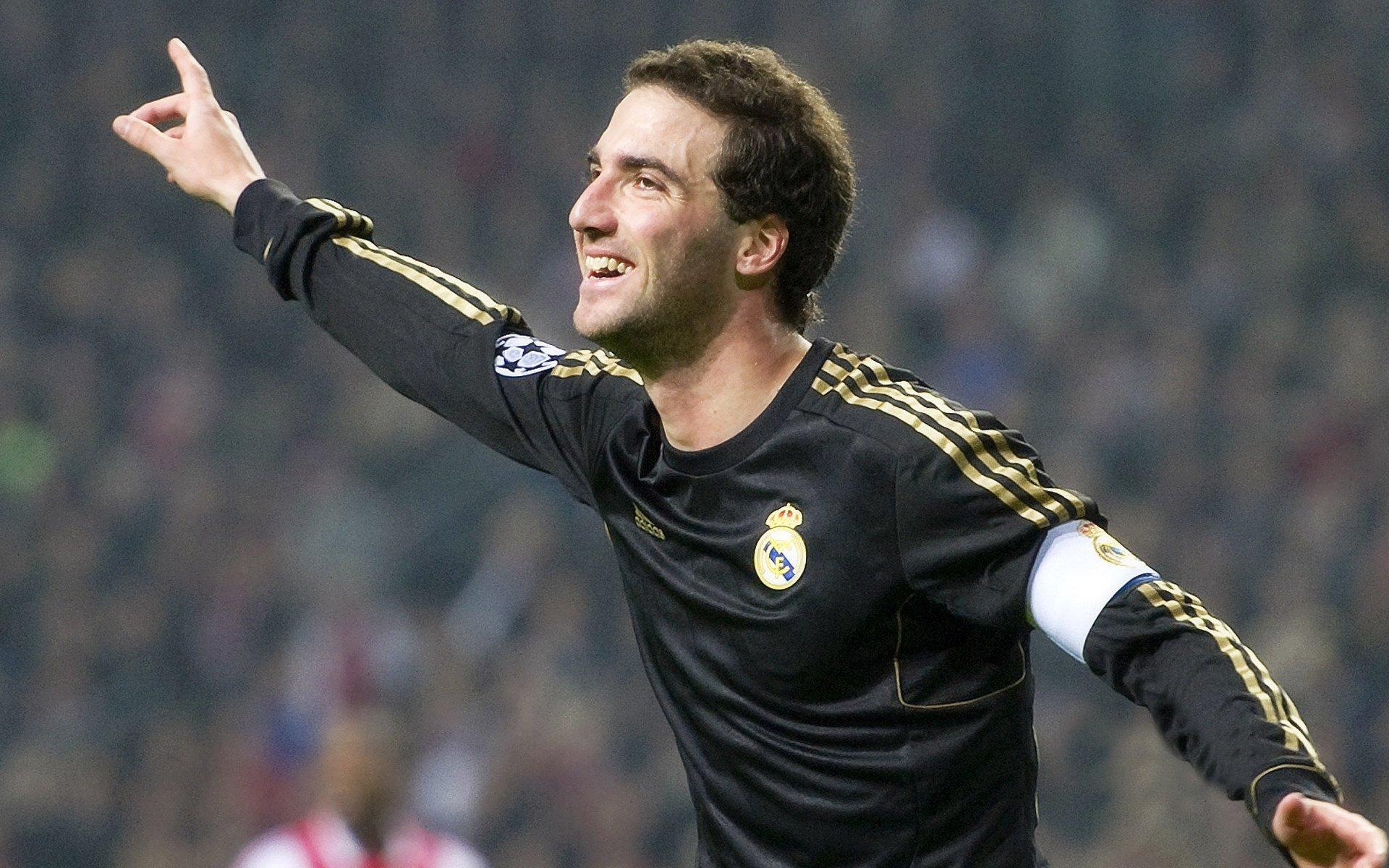 曼联队长B费，每一场胜利、每三分都非常重要，我们会一场一场地去拼